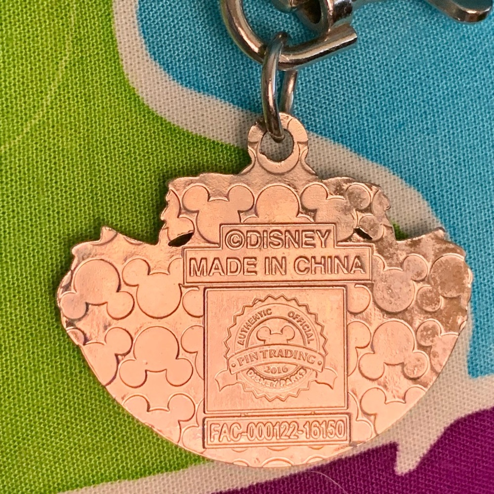 NWOT Disney 2016 Cheshire Cat Lanyard Medallion - Picture 4 of 6